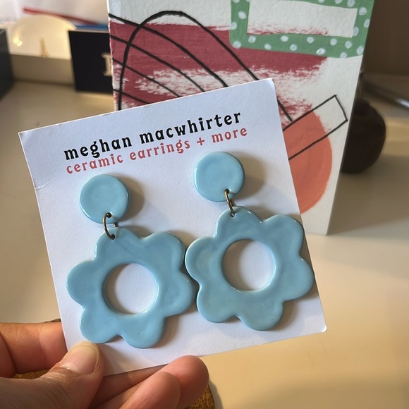 Floral ceramic earrings - Picture 1 of 4